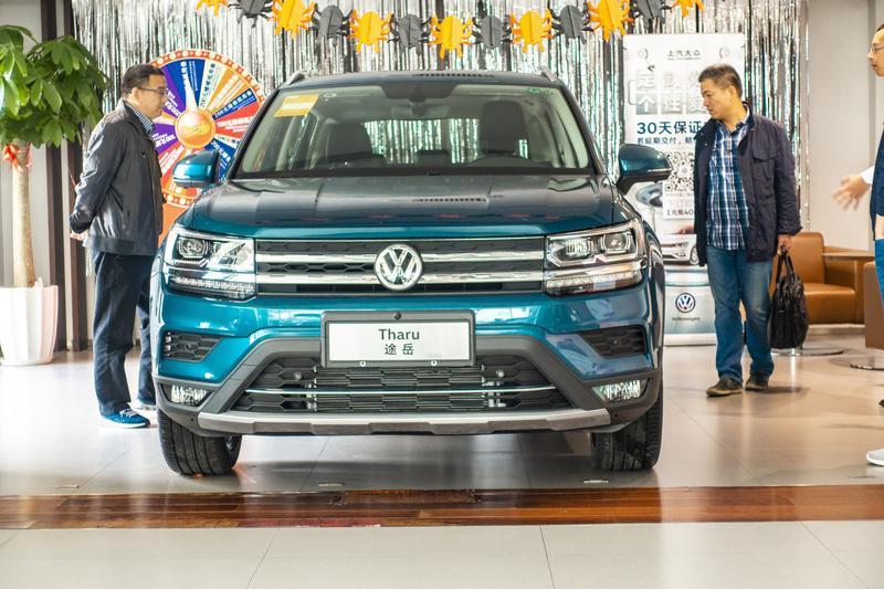 雪佛兰探界者和大众途岳哪个更好，还真得好好说道说道。
价格上，途岳2025款新锐