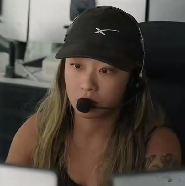 “星舰女王”亲自辟谣:没有中文名字，只有一个英文名字。毕业于斯坦福大学计算机科学