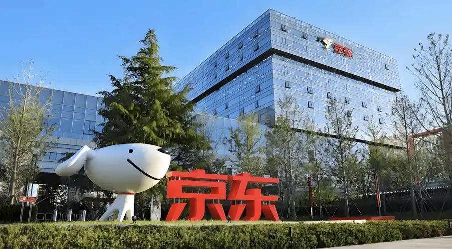 2025 年 3 月全量上线，2026 年 2 月市场份额突破 15%，用户规模