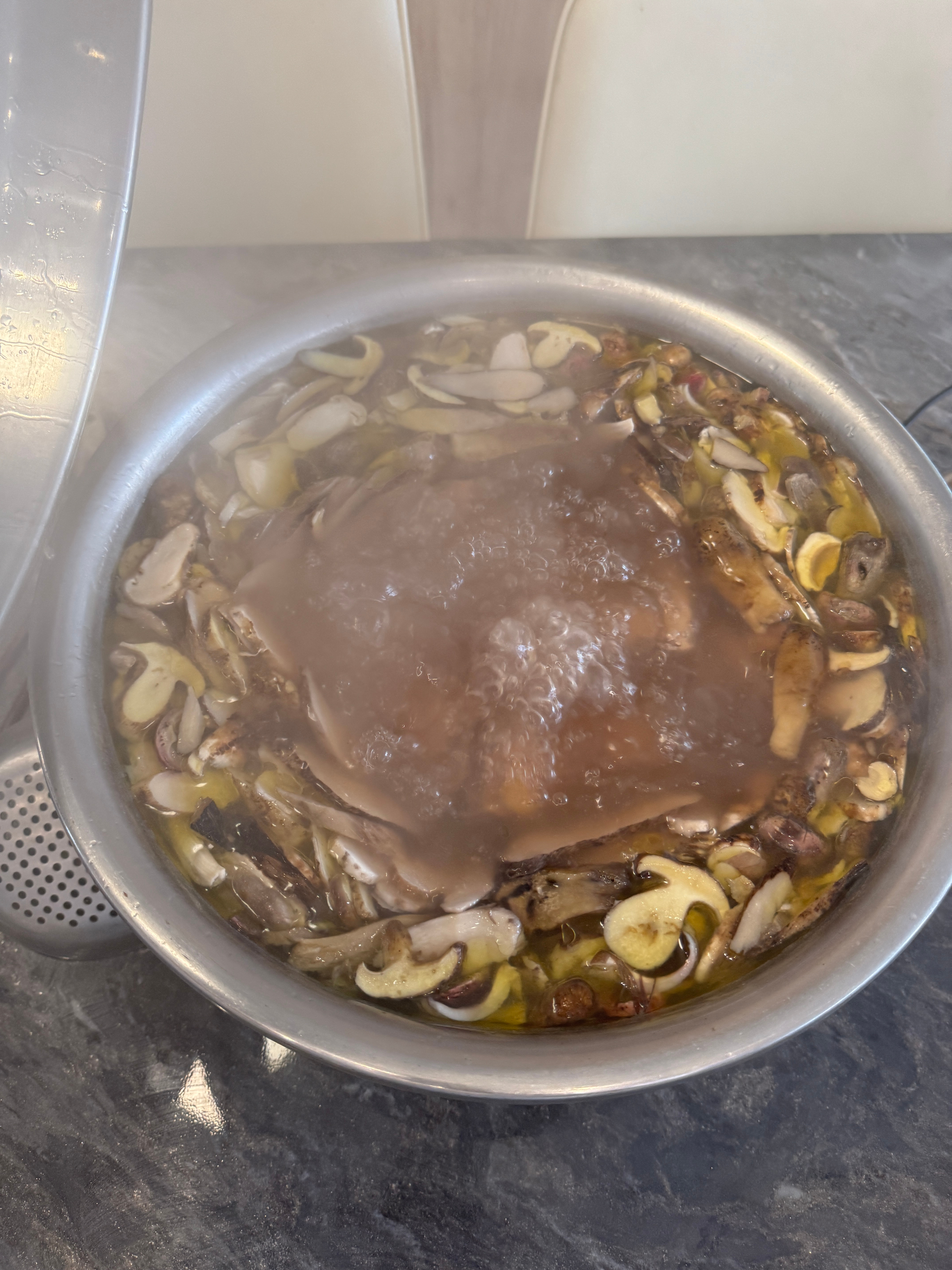 炖蘑菇和炒蘑菇，全是蘑菇，夏天开始了 