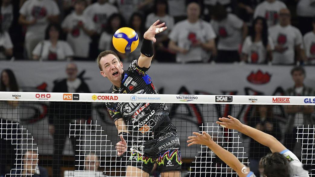 🟡🔵 乌克兰排球——奥列格·普洛特尼茨基会重返国家队吗？据一些乌克兰媒体（特