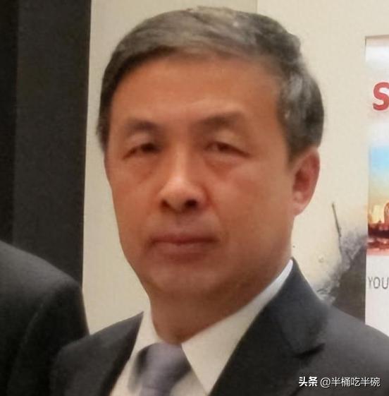 “中国现在向美国投降还来得及！再晚就要‘跪着’了，”几年前，中国专家马臣公开宣称