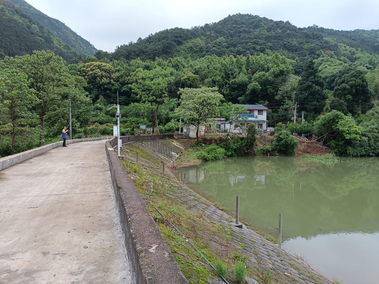 第一次走近广西全州县永岁镇湘山村委岭背水库，欣赏山水秀丽的乡村
