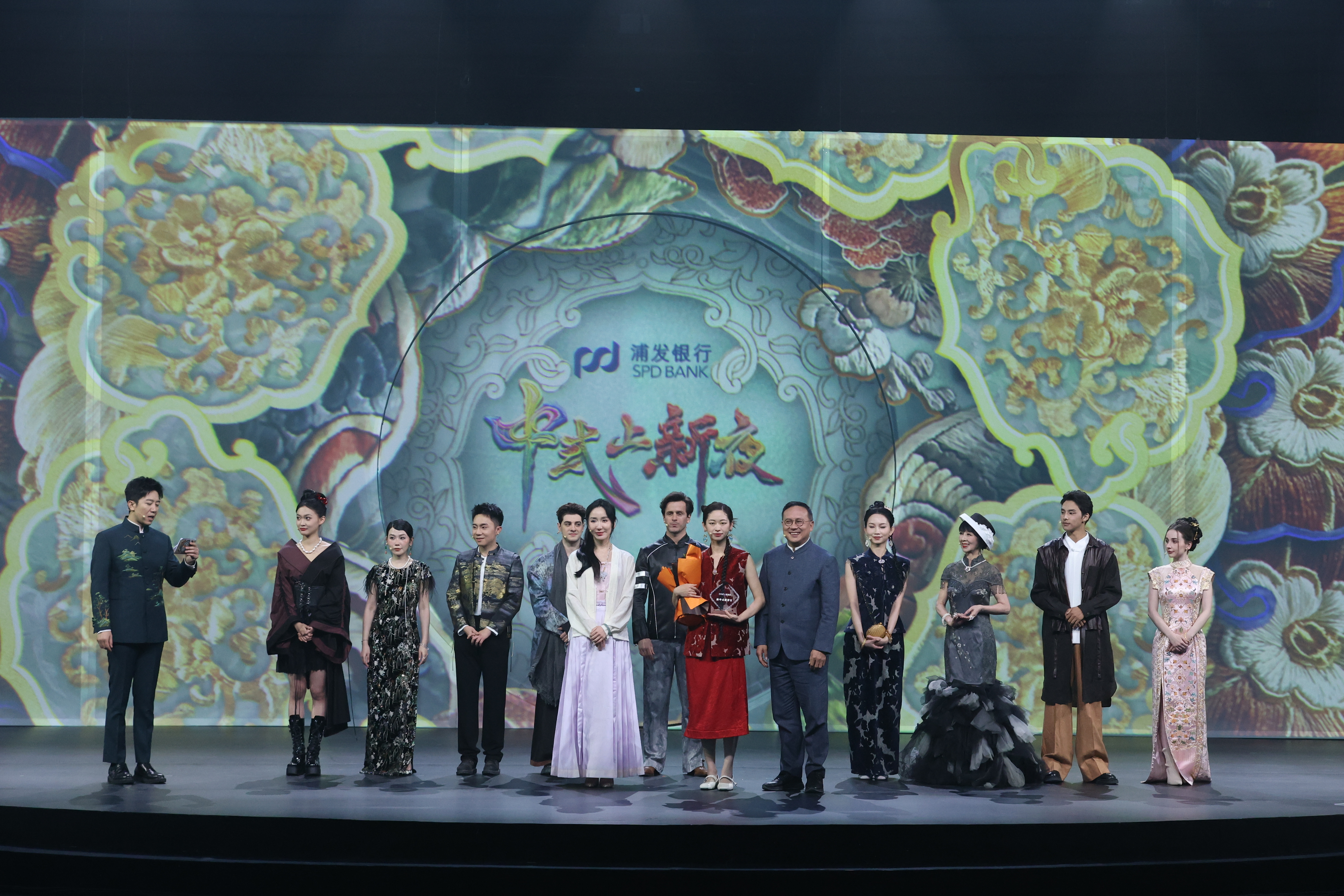 中式美学的风吹到了北京 中式上新夜首战北京 十位中式穿搭爱好者齐聚京城，法式风情