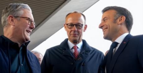 不准中国接俄，也不准中国收台，更不准管制稀土，七国集团最近明确指出，中国不能援助