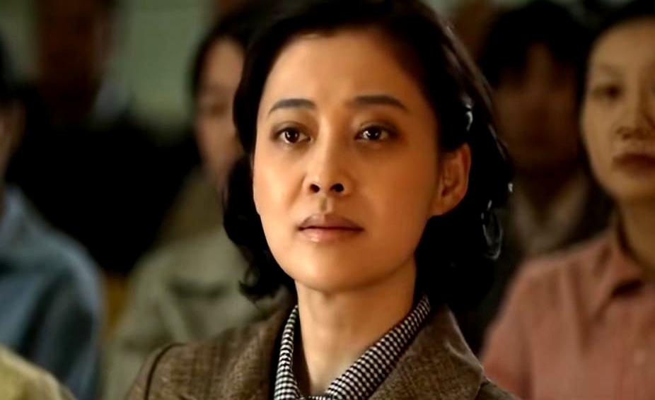 别信营销号瞎扯！父母爱情根本没有什么台风夜换子的破剧情。
你是不是刷到过那种狗