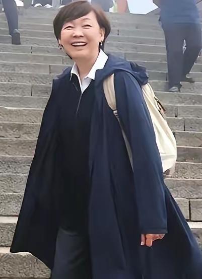 安倍晋三要是泉下有知，估计得气得翻个身
 
这话听着是不是特解气？但细琢磨下来，