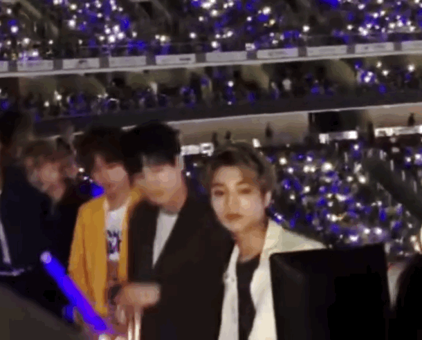 这回忆的漩涡 快要把我吞没 求你别离开我 