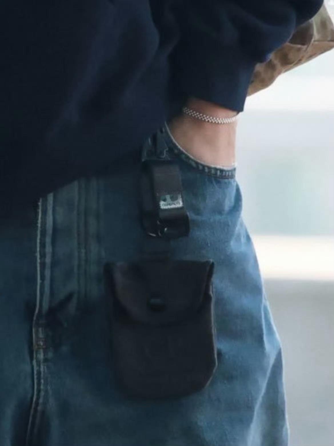 物料里首尔林蓝色那件cpc跟绿色那件应该是品牌方按lzx的尺码一起拿来的众多cp