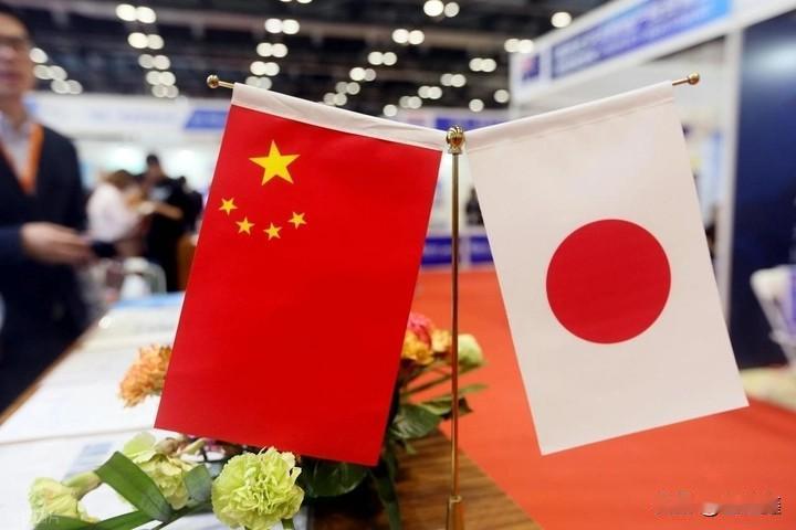 日本海底藏着"够用730年"的稀土矿，为啥宁可花高价进口，也不自己动手挖？

"