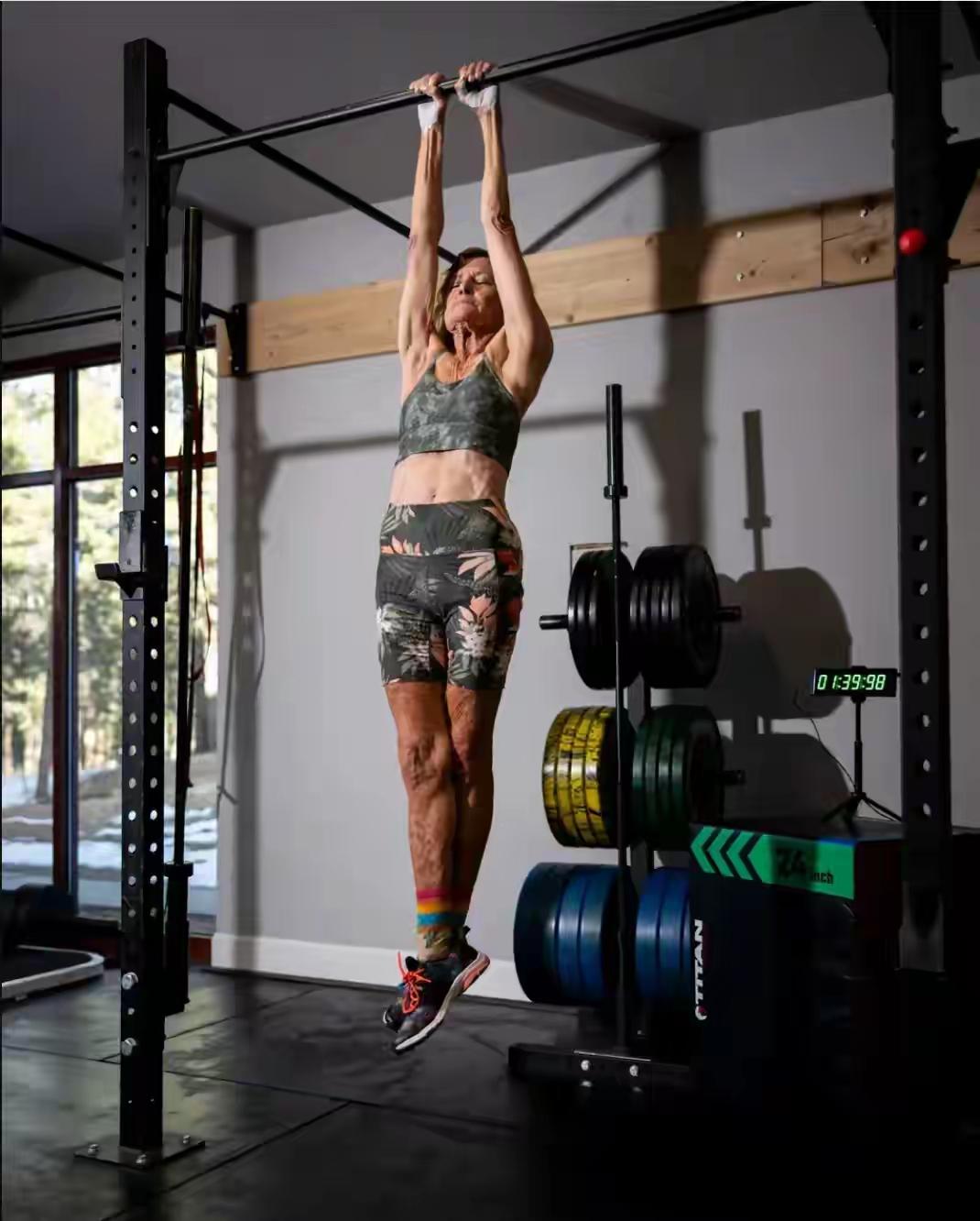 【爆款续写】

“任何年龄都要练力量”——这句医嘱昨天在微博热搜上爆了，不是因为