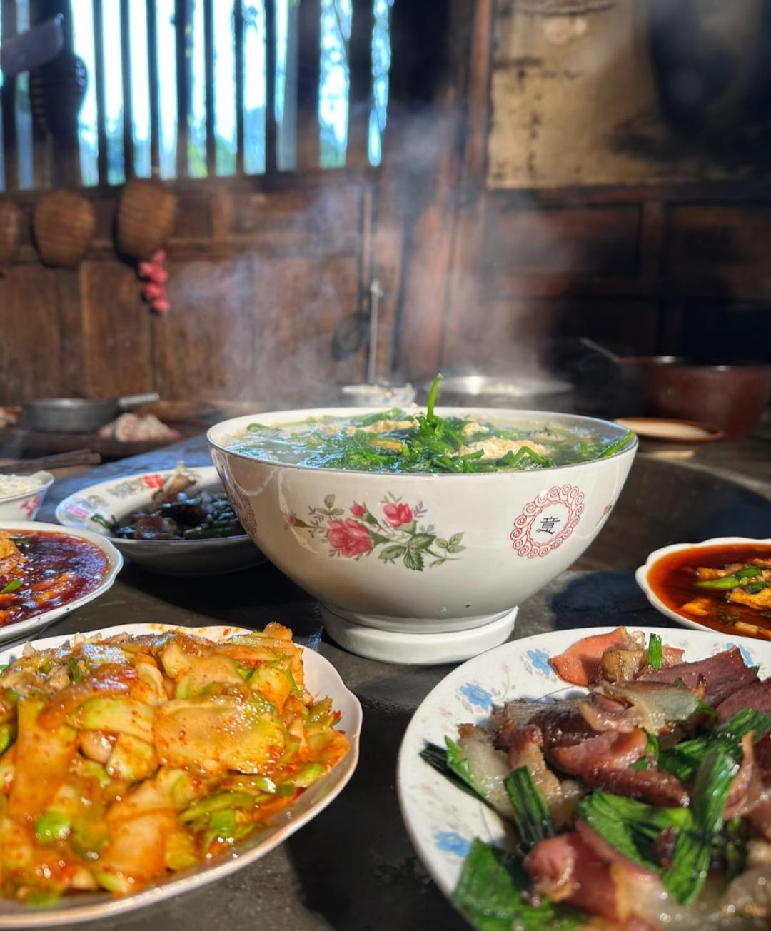 我今年七十岁了
跟老伴在农村生活，今天生日，儿子和闺女都在外打工不能回来，一人发