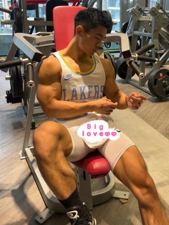 更喜欢白色还是黑色