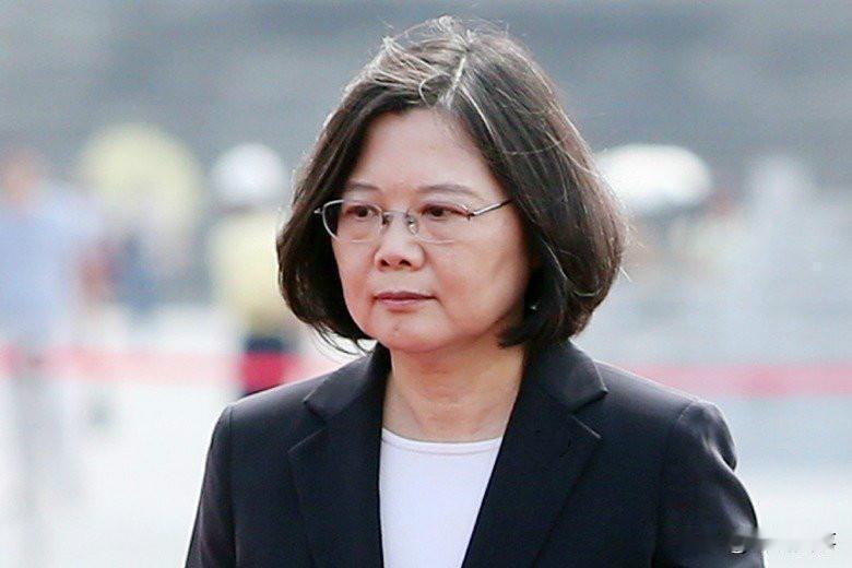 6月10日，蔡英文在社交媒体上发文谈，最喜欢也最怀念端午节。
她说，从2010年