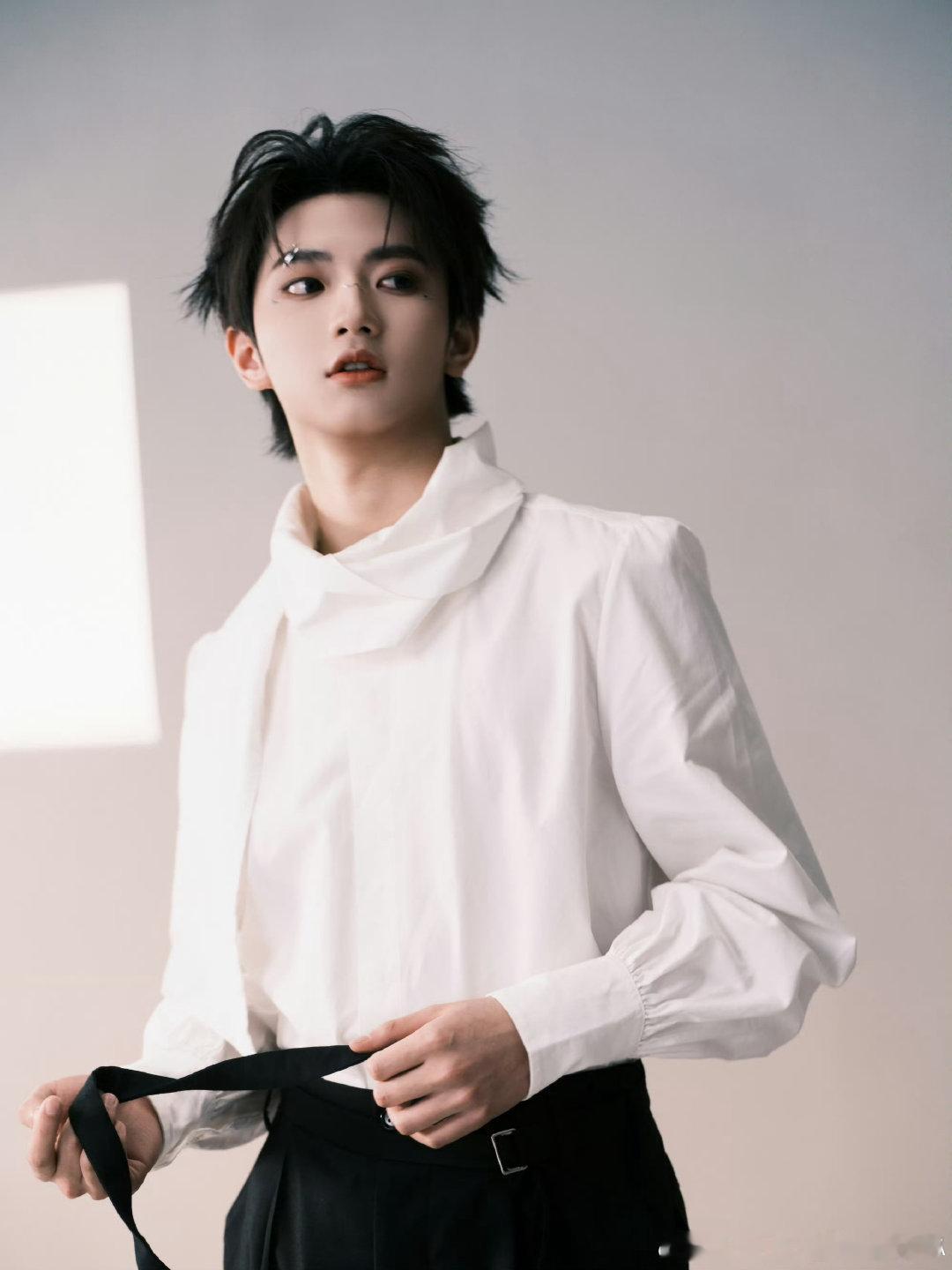 穆祉丞晒巡演幕后照穆祉丞巡演倒计时5天诸暨巡演备战幕后全记录，穆祉丞倒计时5天，