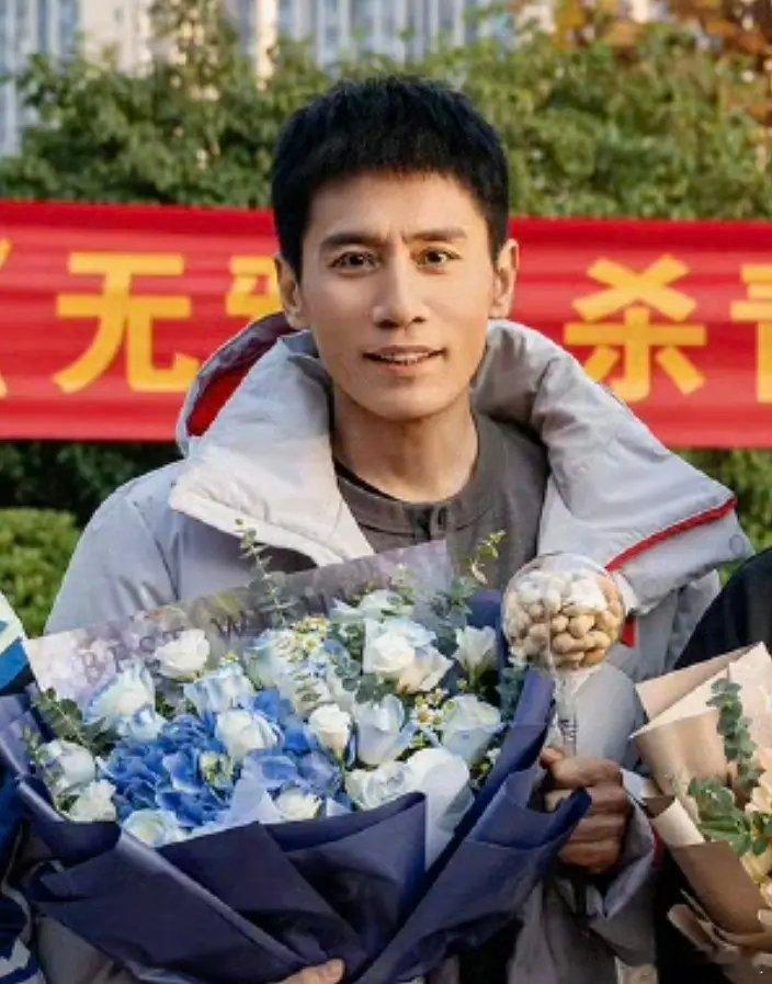 这老叔咋长这样了。。 