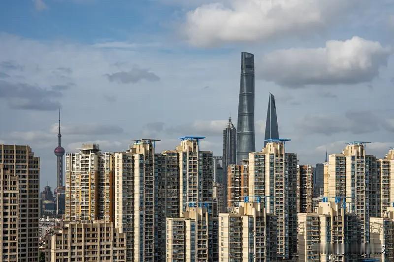 上海楼市，正悄然上演一场“抢凳子”游戏。

  你可能想不到，就在刚刚过去的4月