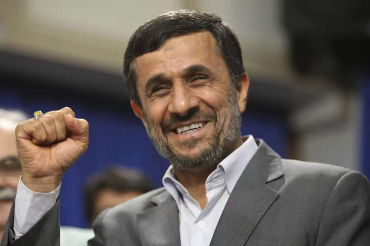 哈梅内伊死了，内贾德居然也死了，美以这是多么的痛恨伊朗的反美斗士啊！哈梅内伊就不