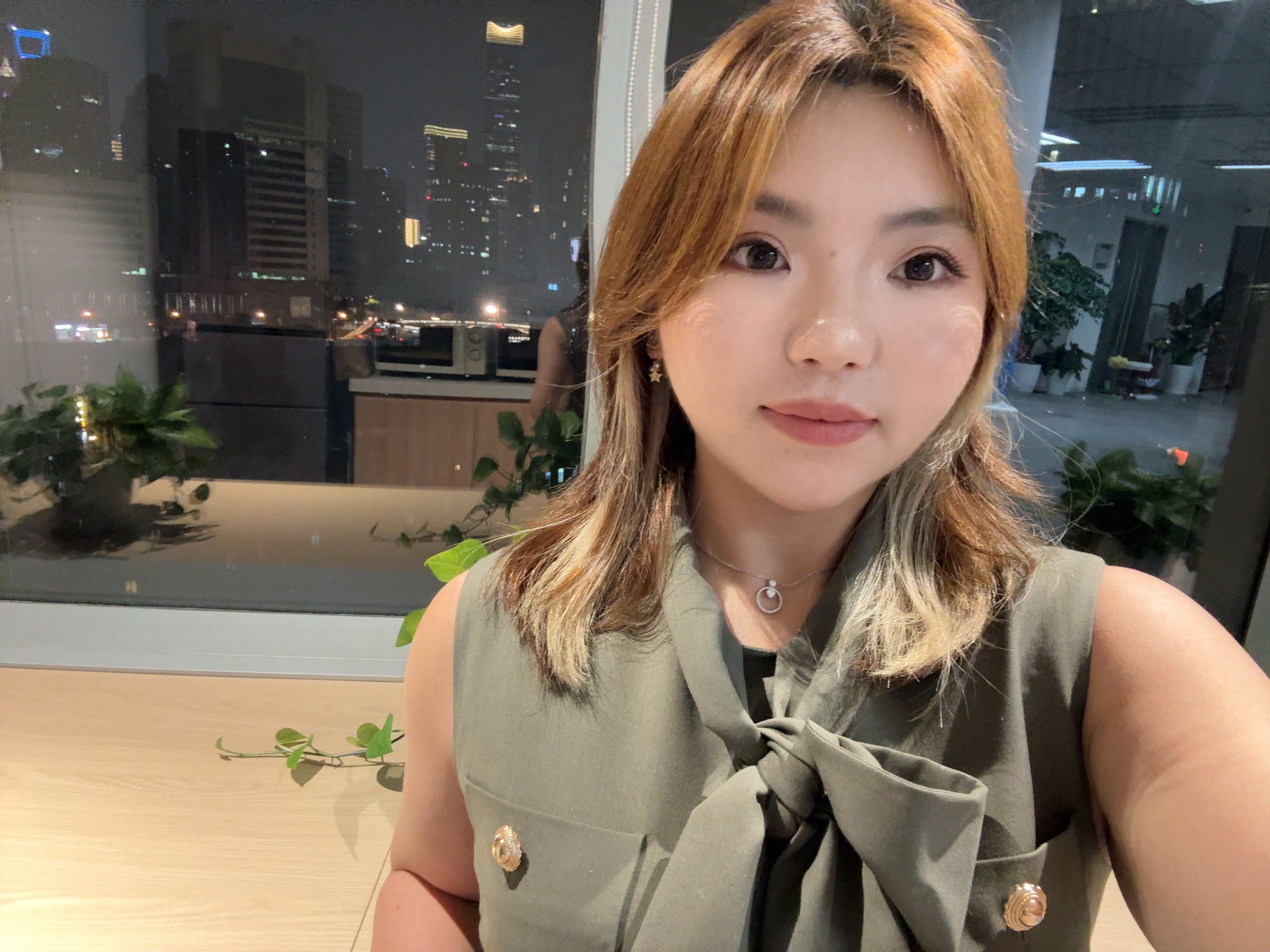 鹿小葵姿势给自己鼓气