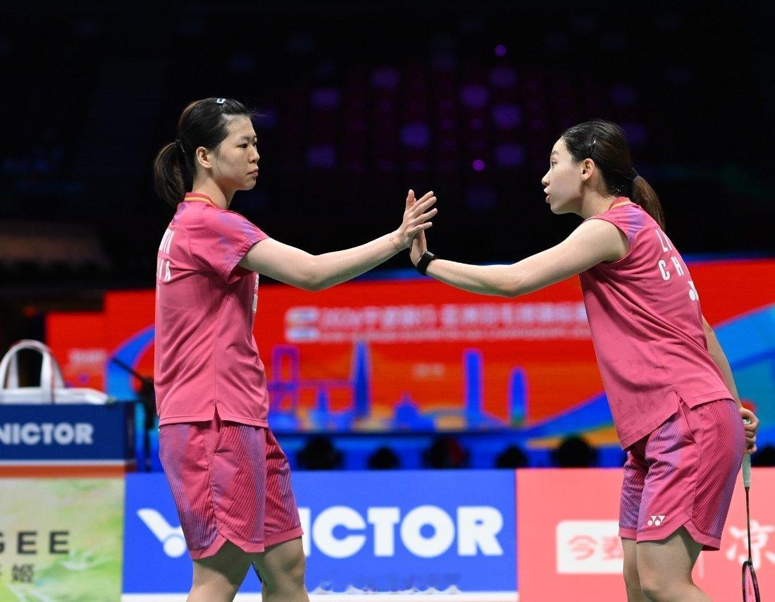 国羽女双会师决赛！亚锦赛女双决赛：圣坛 vs 李罗2026年羽毛球亚锦赛国羽女双