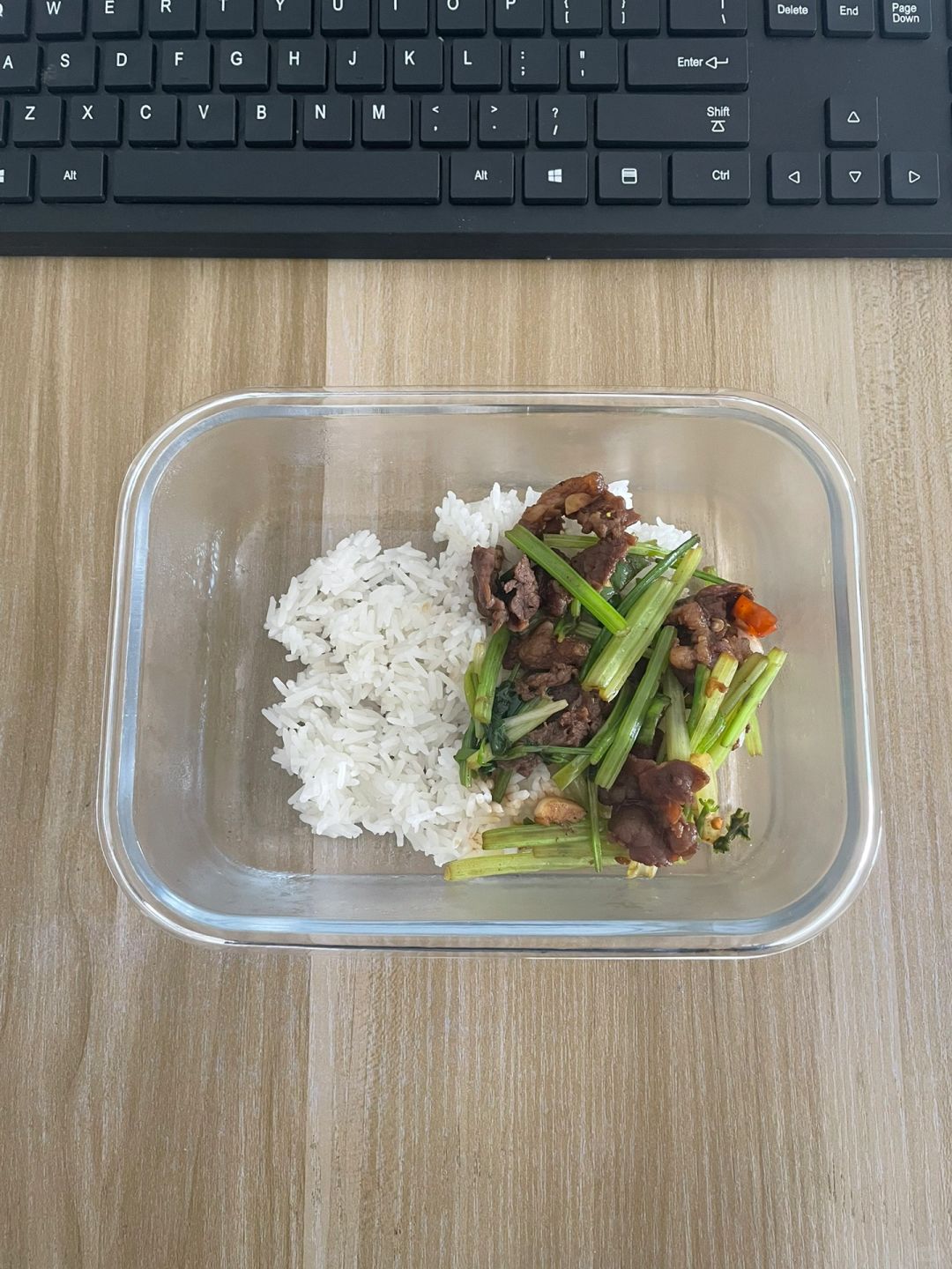 带饭372天，按网友的食谱带饭，芹菜炒牛肉