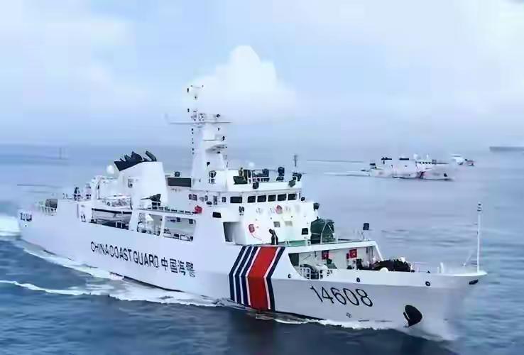 近日，台湾海巡署船只在东沙海域及台岛东部，与大陆海警展开激烈对峙。面对我方万吨级