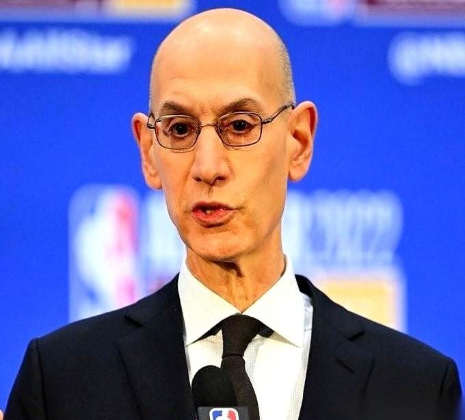 NBA总决赛还没打完，但我劝尼克斯的球迷，先别急着庆祝3:1。
别指望G4的裁判