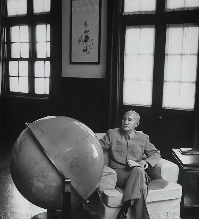 1938年11月20日，湖南省主席张治中因长沙大火被蒋介石革职。第二年2月，张治