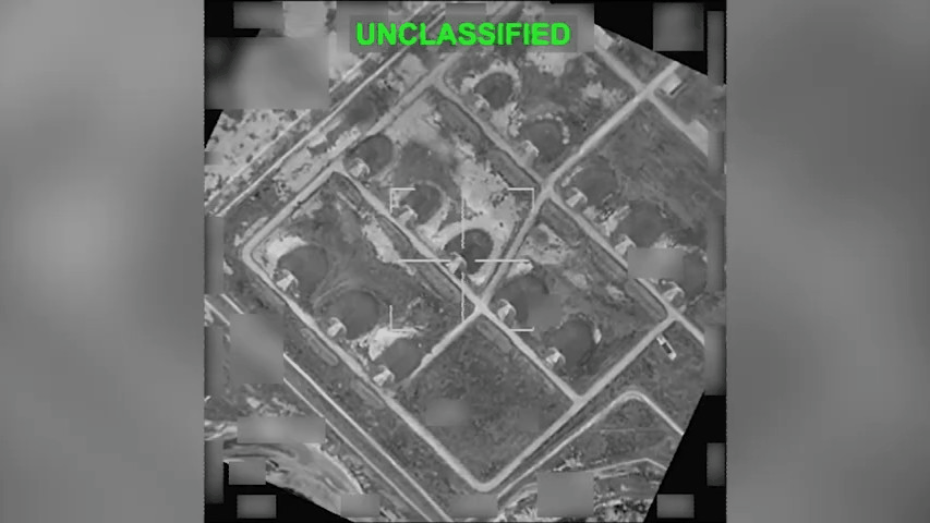 🇺🇸美军针对位于伊朗阿巴斯港沿海机场附近的伊朗地下弹药库，实施了一次大规模轰