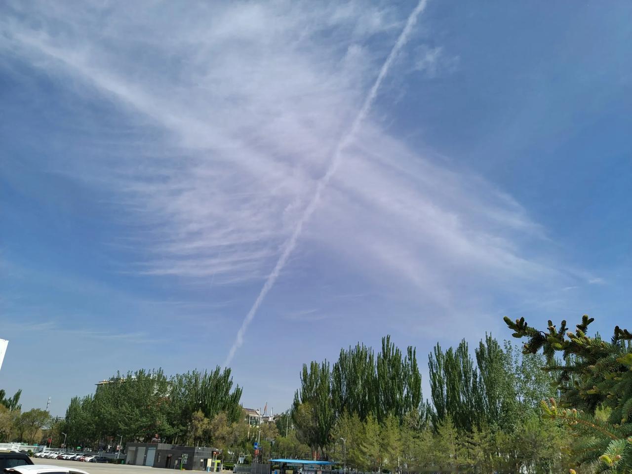 非常现实又扎心的一段话：
“男人如果没有退休工资，别说六十岁，就是八十岁都还要干
