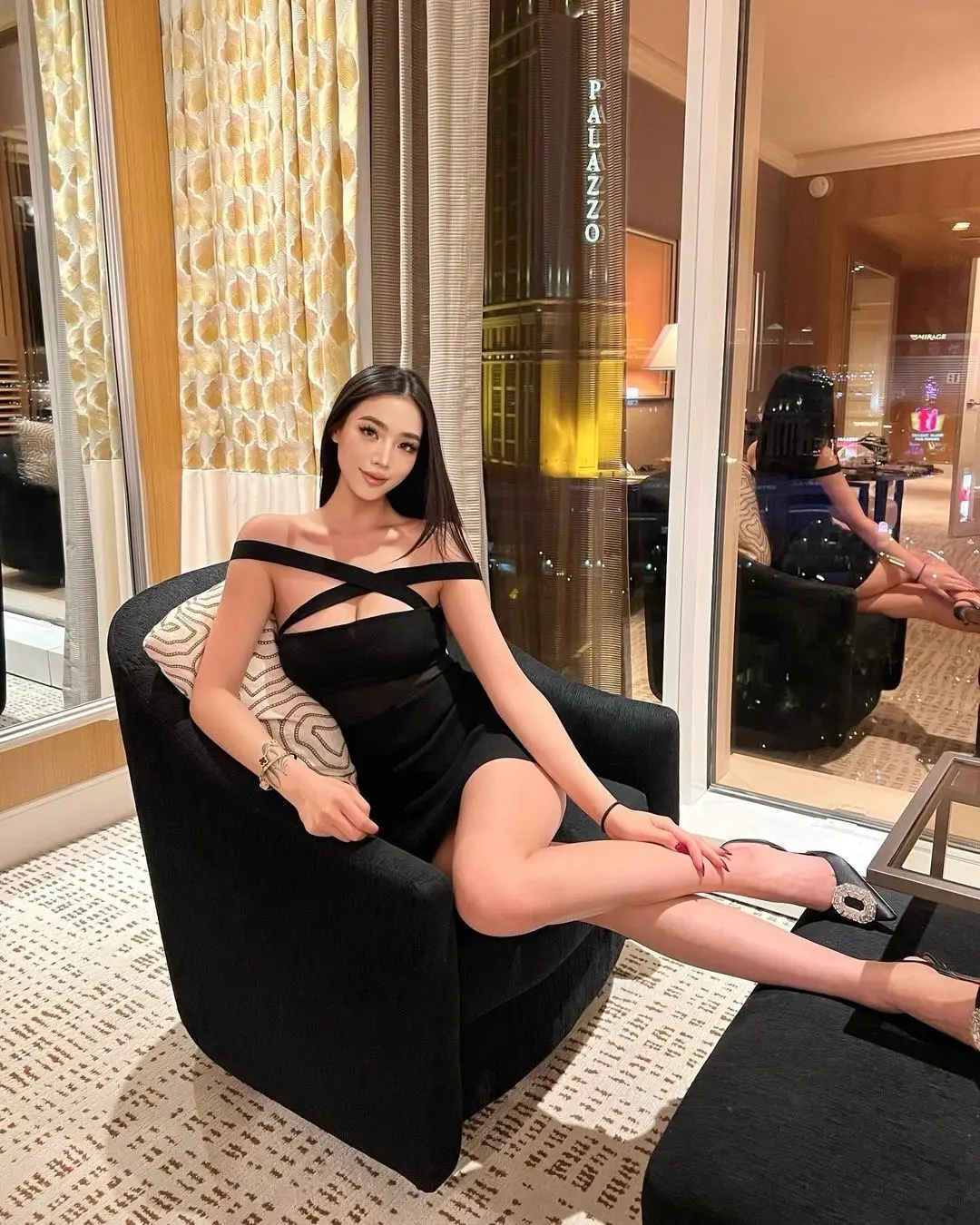 很多人看久了会腻 唯独你越看越喜欢