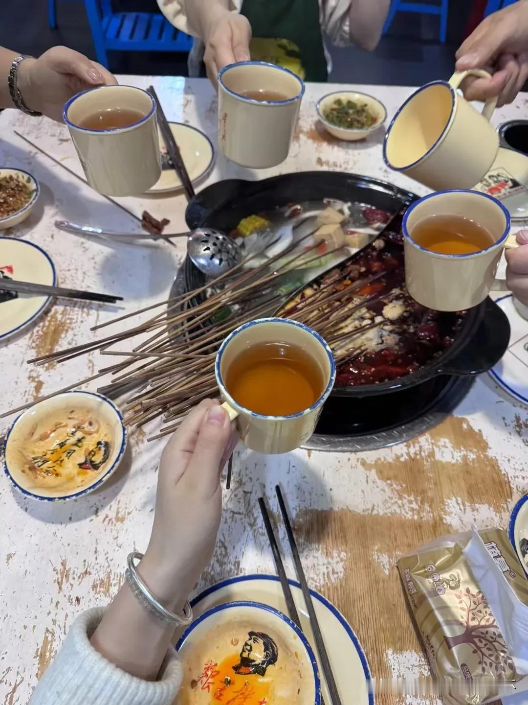 三五好友，台风天也挡不住
