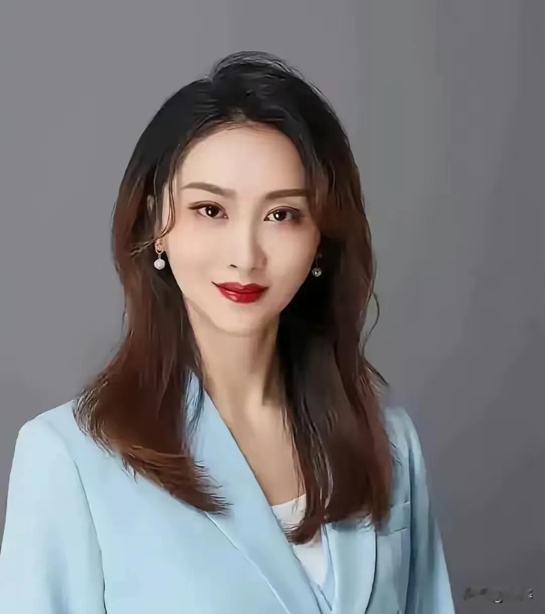裴轶这个人出事大抵有两种可能，第一种可能是她头脑简单，胸无多少墨水，嘴巴比脑子跑