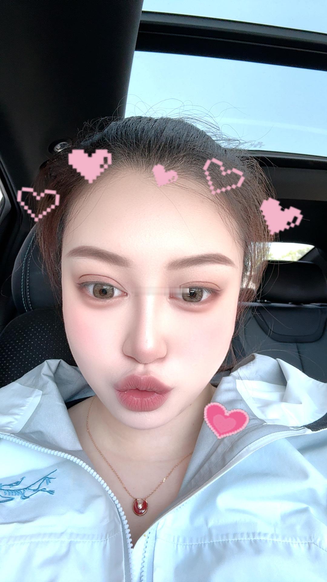 爱不是刻意追求，而是水到渠成。我们没有拼命奔跑，只是自然地走着，就走到了彼此的面