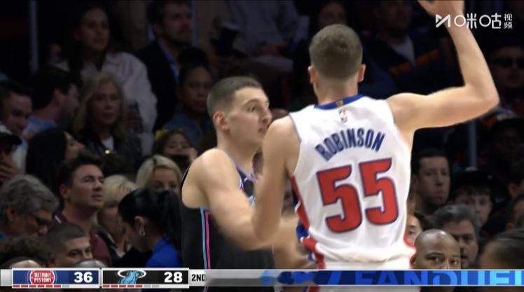 看着还是不适应啊热火vs活塞