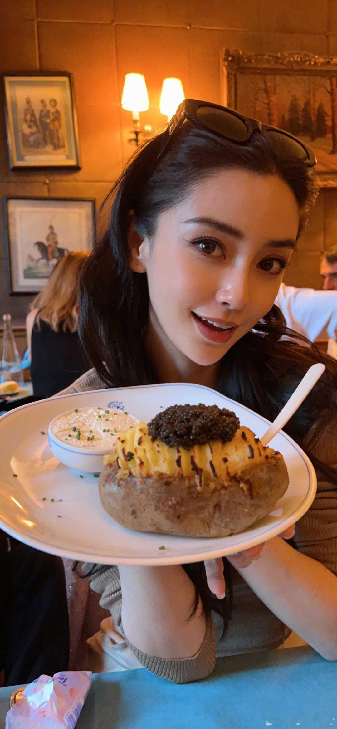 angelababy angelababy 与你相遇，是时光赠予我最珍贵的礼物，