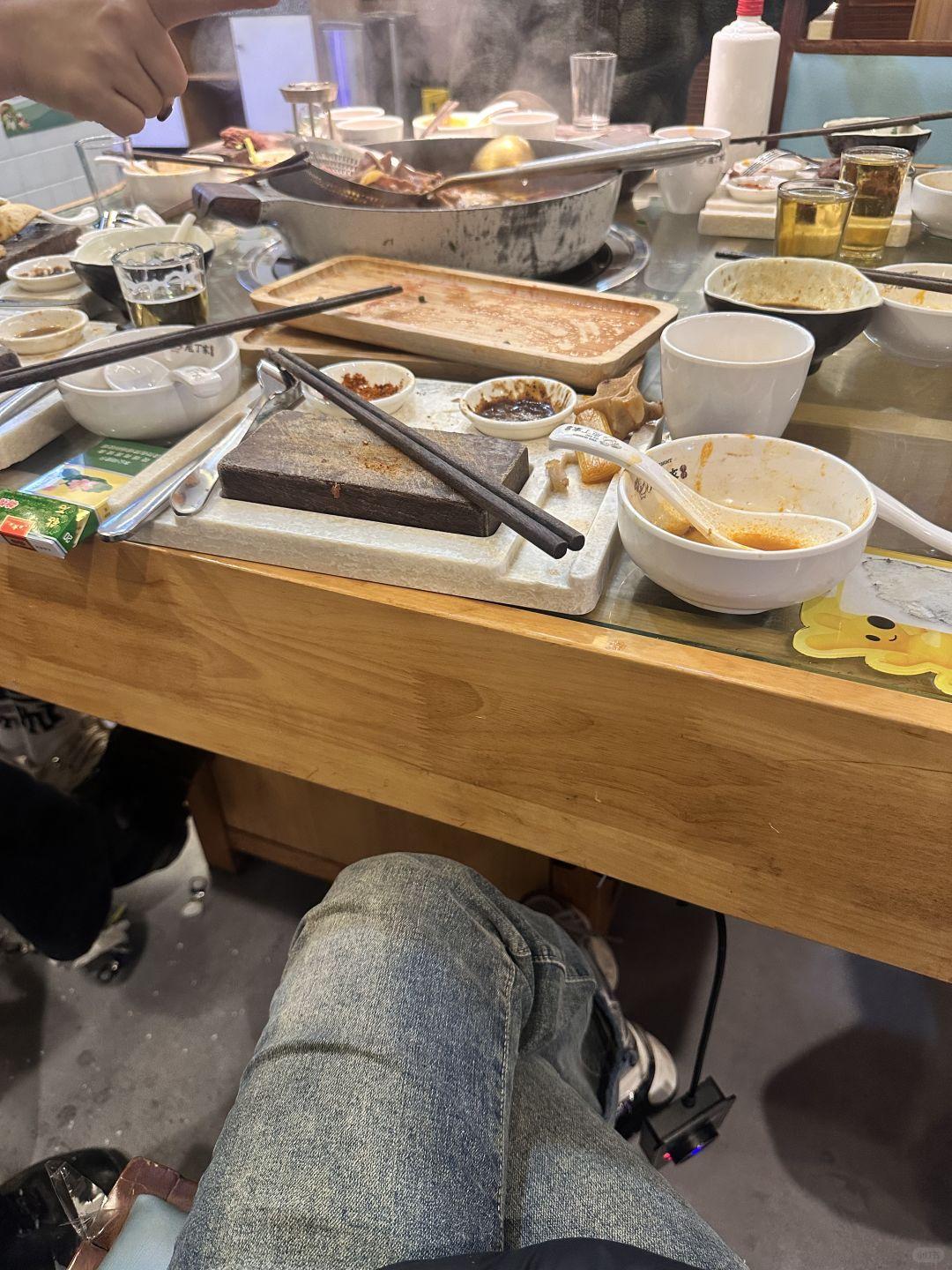 有个发小，从小一起长大，关系特铁。前天他给我打电话，说做生意周转不开，想借我50