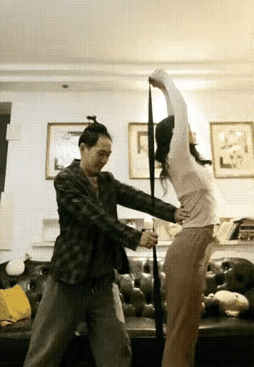 我怀疑这哥们是故意的，弯弓射大雕。[捂脸][捂脸][捂脸]