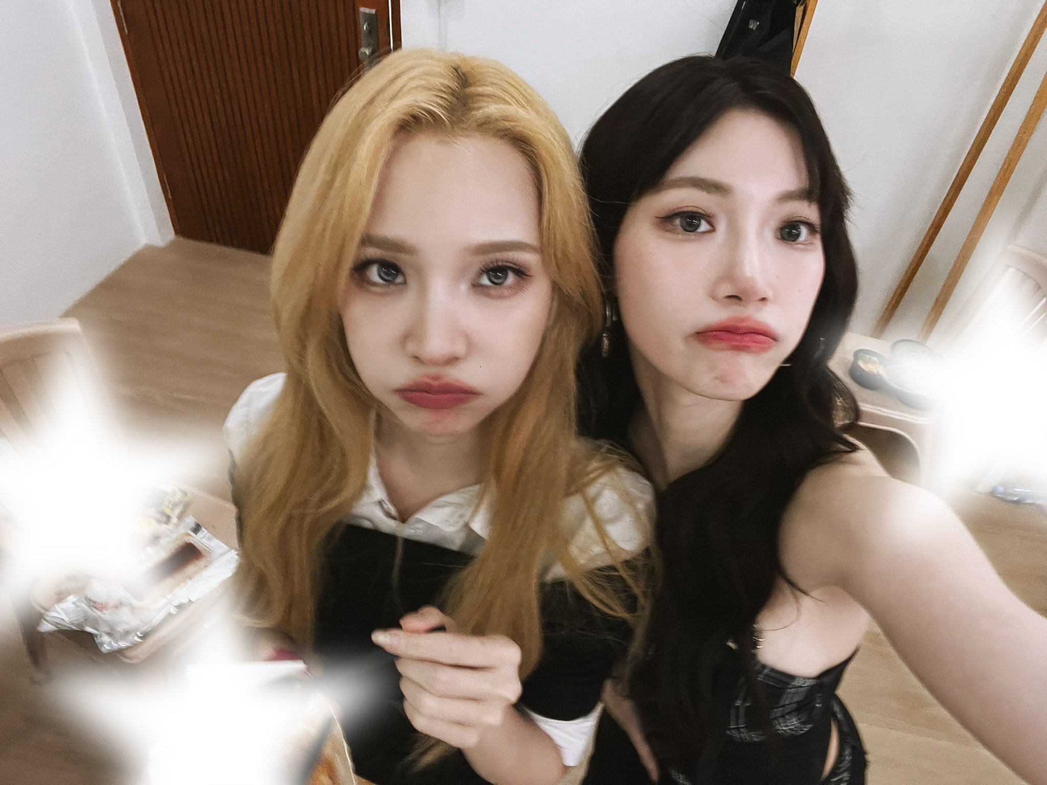 JanJingjing  🐯🦊janjingjing 工作完成，哼哼唧唧 小
