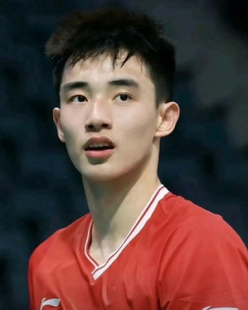 🔥24岁国羽新星王正行官宣退出国家队！7年国羽生涯落幕，伤病缠身换方式续热爱王