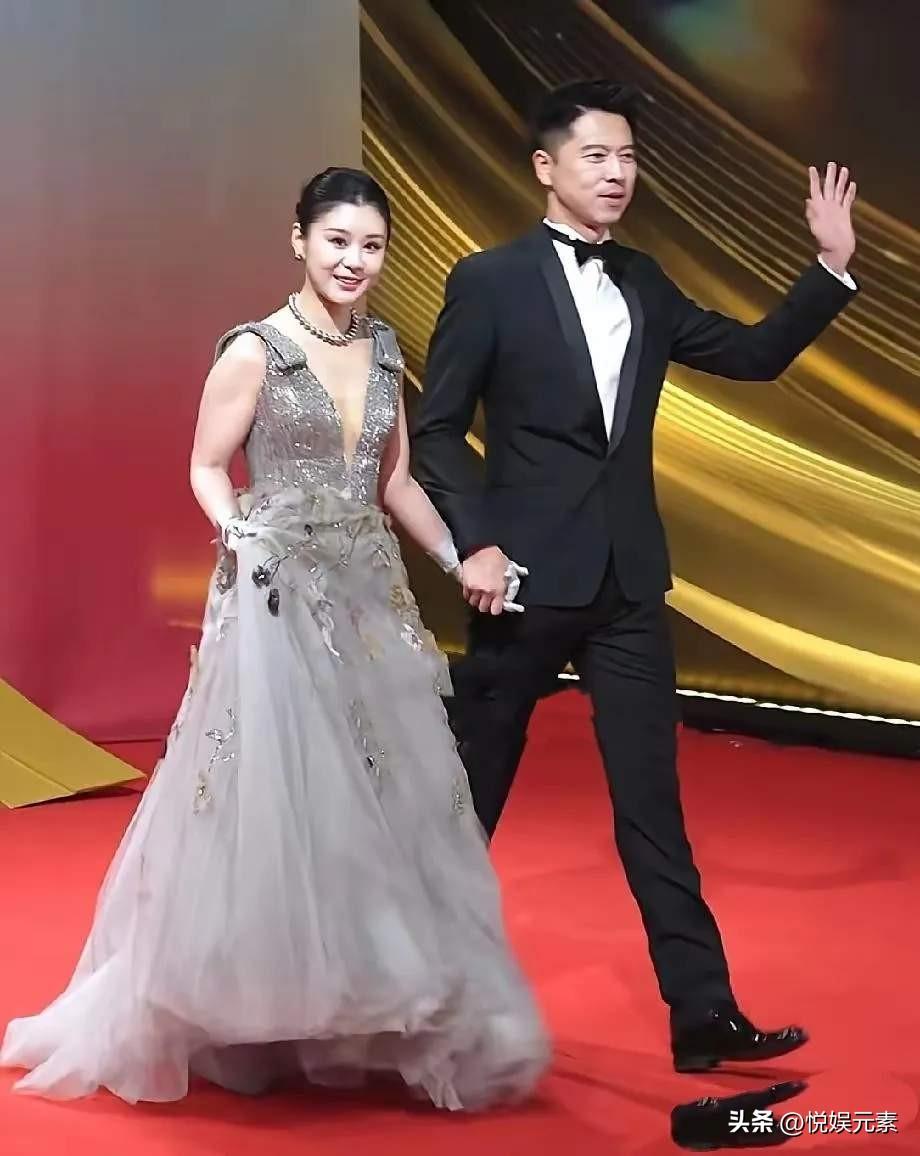 王雷本是大连船王独子，豪车别墅傍身，分红千万，典型的高富帅。人家演戏只是爱好。