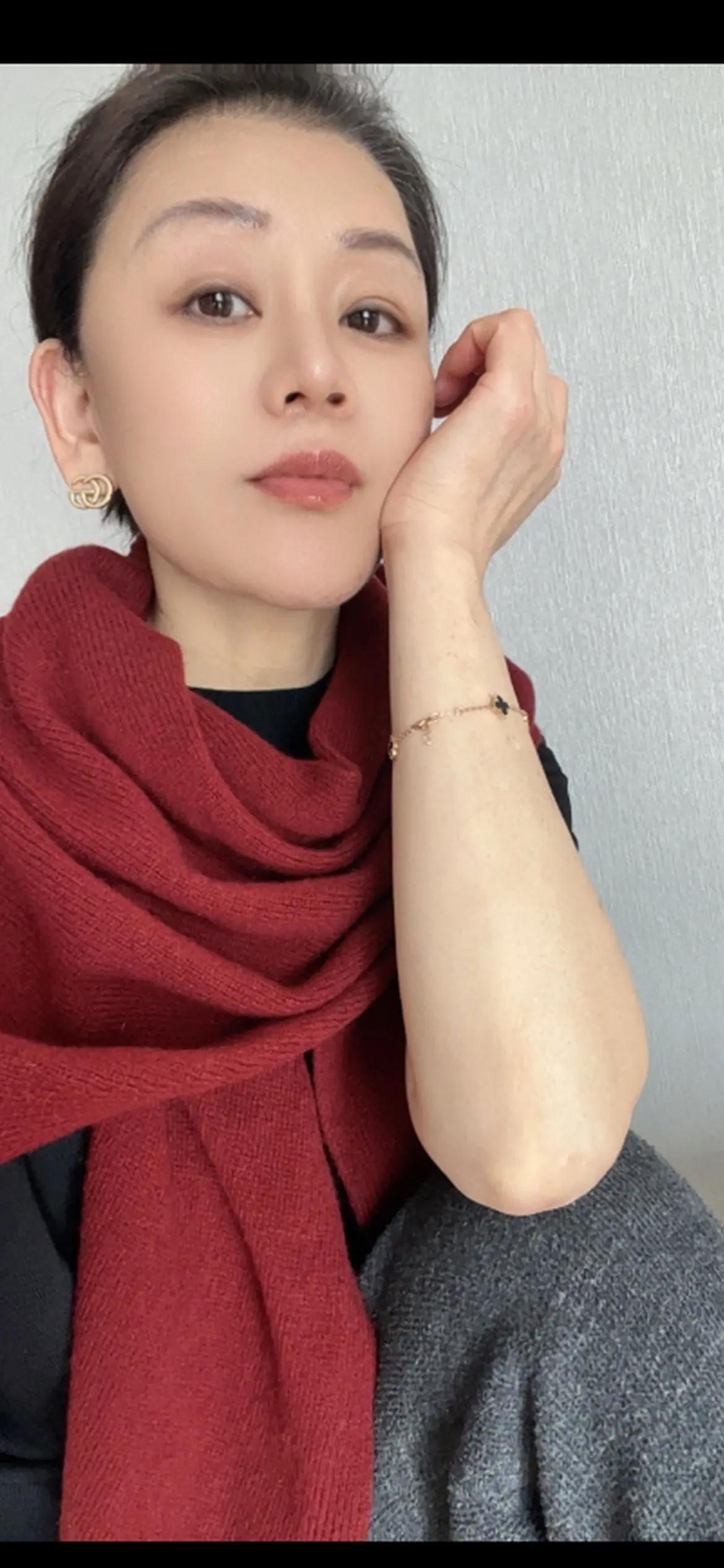 端庄娴熟[玫瑰][玫瑰][玫瑰]