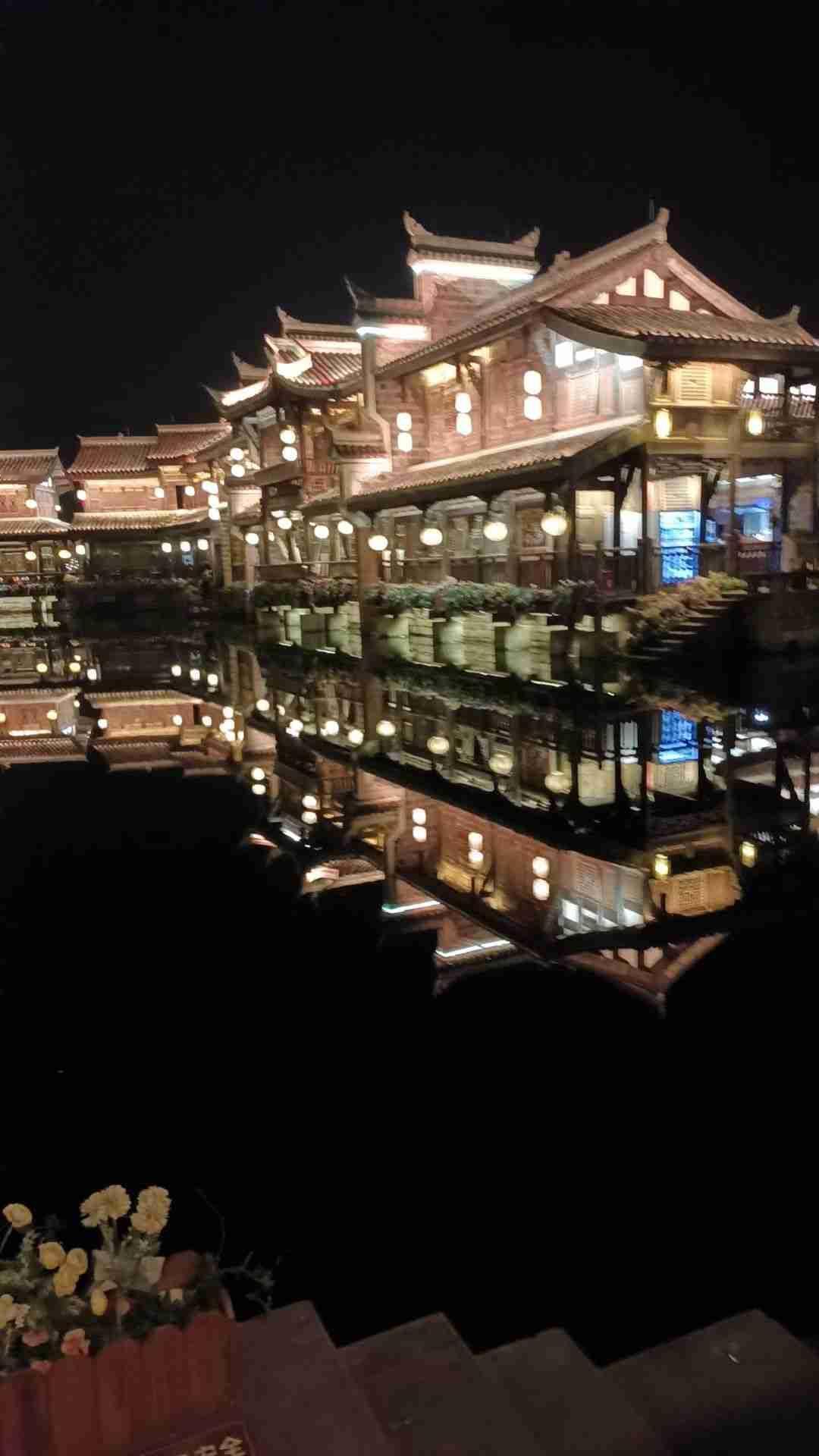 不知道大家有没有发现，在我们日常生活中，总会有那么一群人，他们不扎堆，也不讨论别