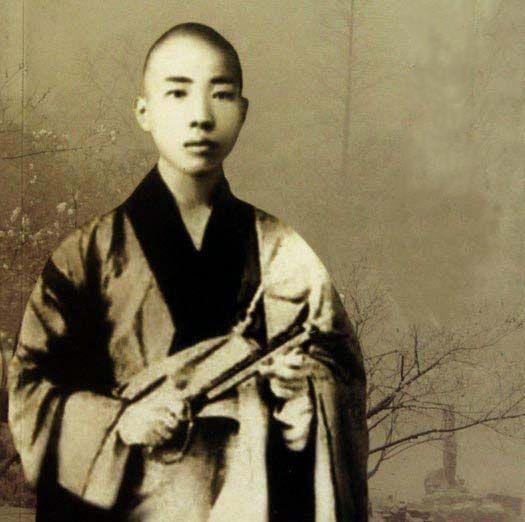 1918年5月2日，上海广慈医院的护士们在整理一位刚刚去世病人的遗物时，惊呆了—
