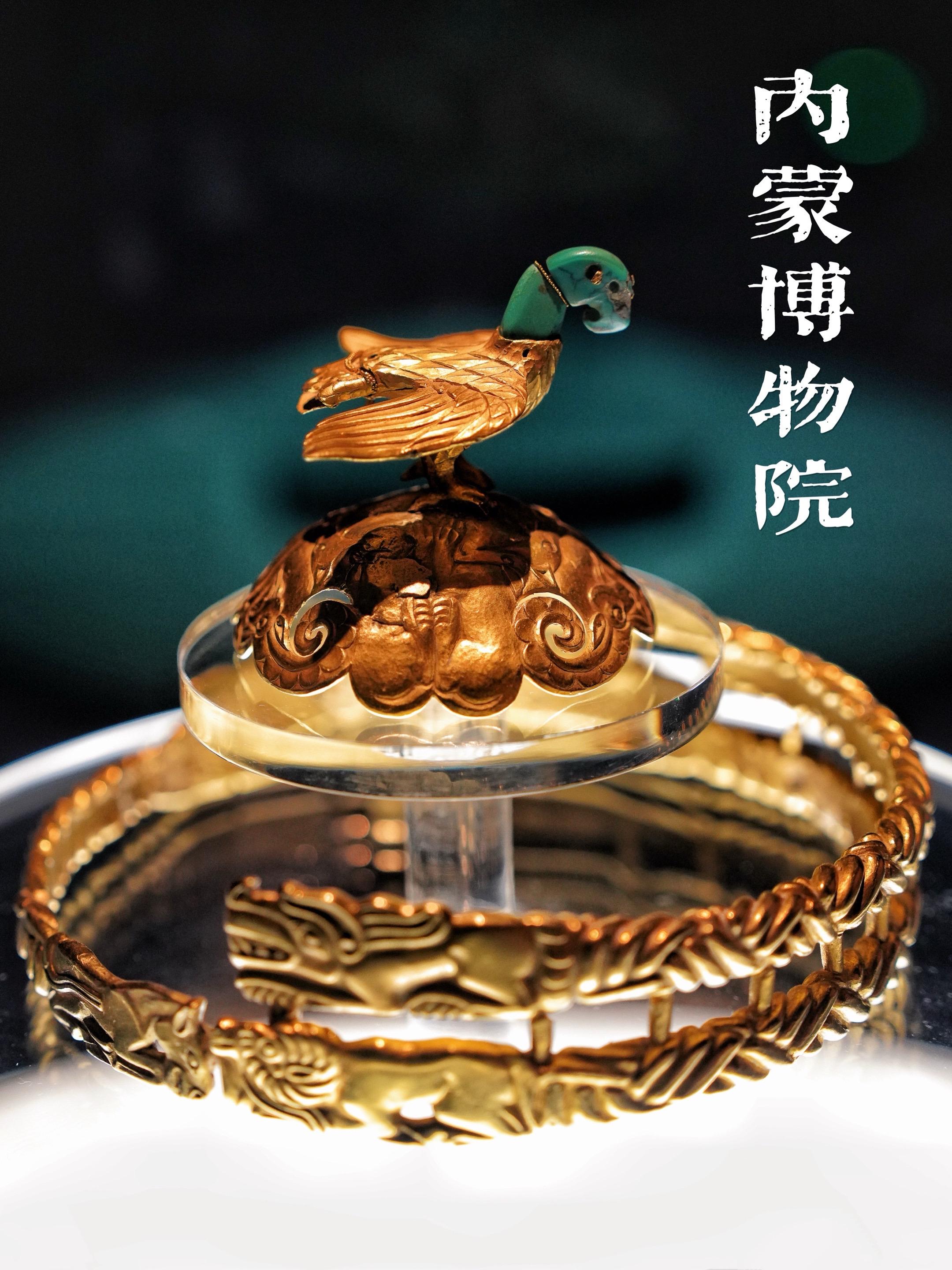 内蒙古博物院太大了，堪称XXXL级博物馆，外型看上去像人民大会堂，大厅...