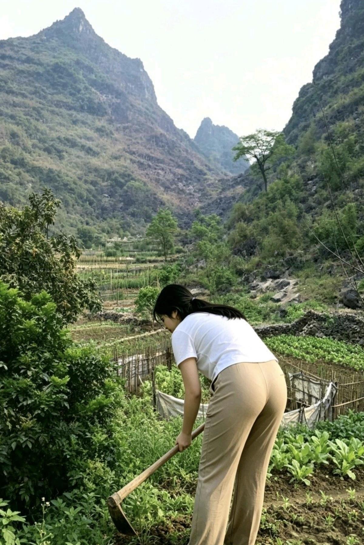 有块土地就是宝，
它比什么都重要。
种粮种菜栽果树，
…………………………
请你