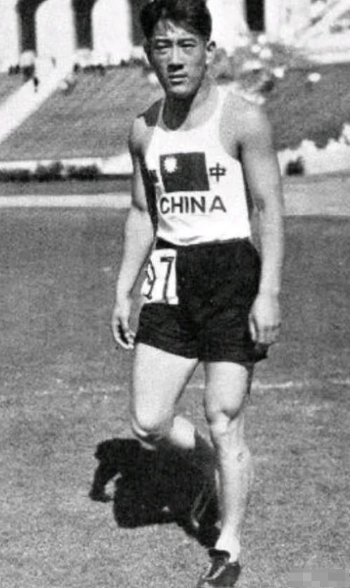 1932年，张学良赞助给刘长春8000大洋，让他去往洛杉矶参加奥运会，当刘长春漂