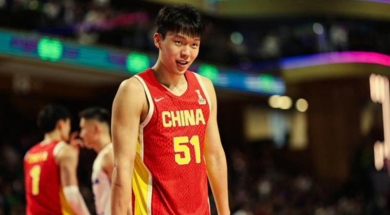 男篮到底还需不需要李凯尔？直接给结论不仅需要，而且他还很重要。三年前世界杯李凯尔