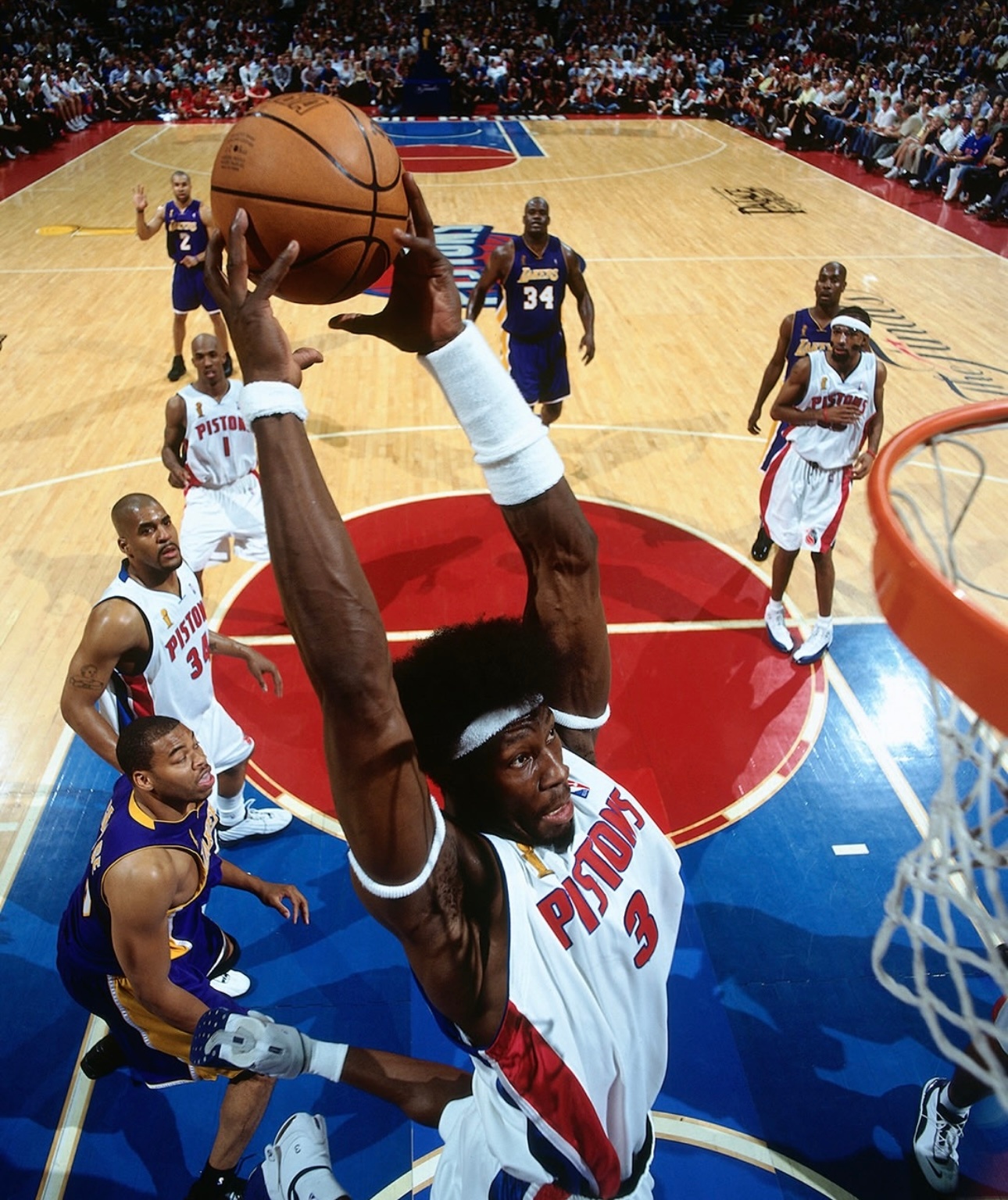 用四个字来形容底特律活塞！Images via slam 