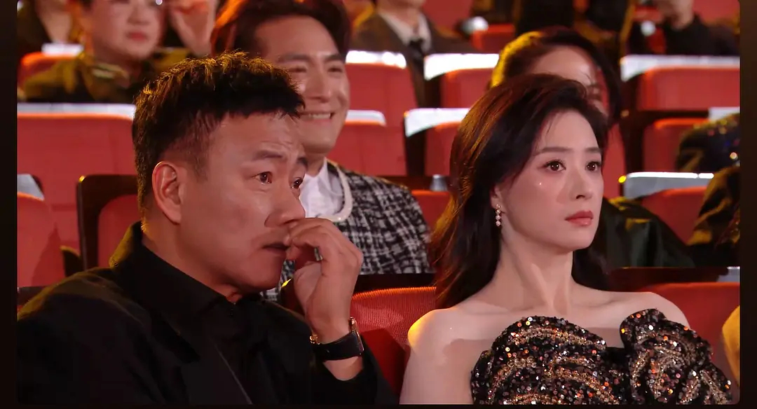 蒋欣在哪里 蒋欣在这里满蒙八旗不及华妃娘娘凤仪万千，完全被低估的美貌[送花花][